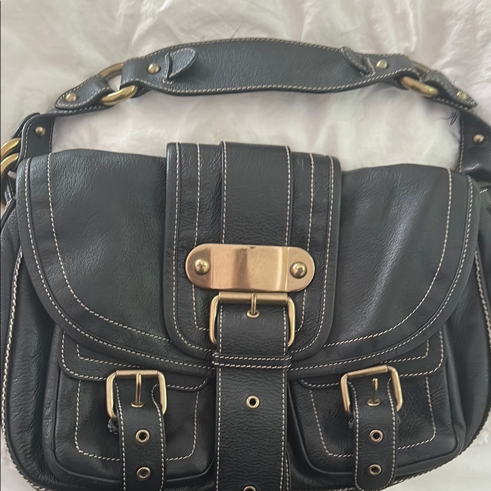 MARC JACOBS Elegant Black and Gold Leather Shoulder Bag - Picture 9 of 9